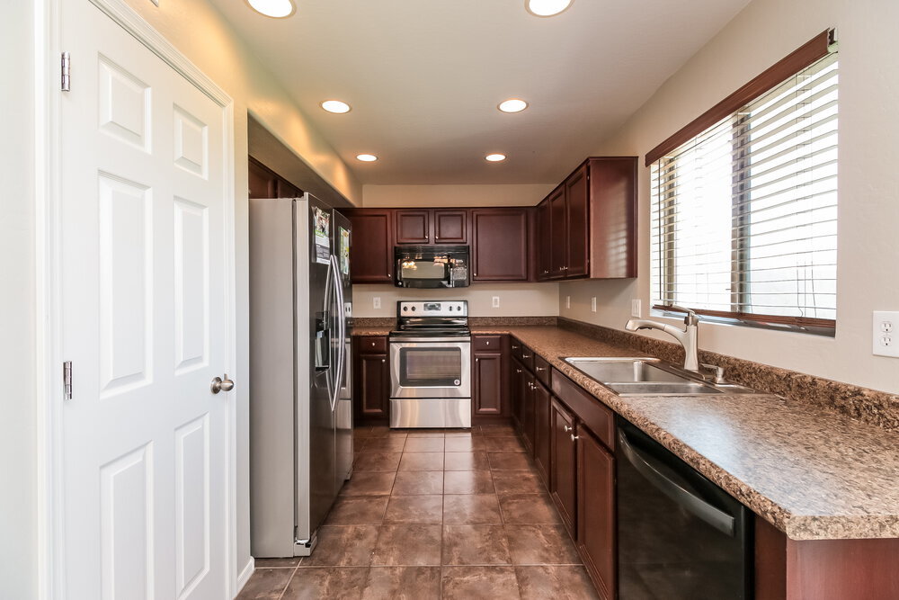 Building Photo - 1924 W Gold Mine Way