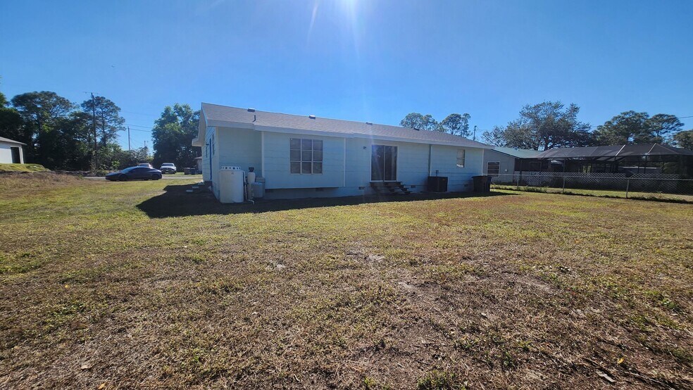 Building Photo - Charming 3BR/2BA House in Lehigh MOVE IN SPECIAL 50% OFF FIRST MONTH RENT!