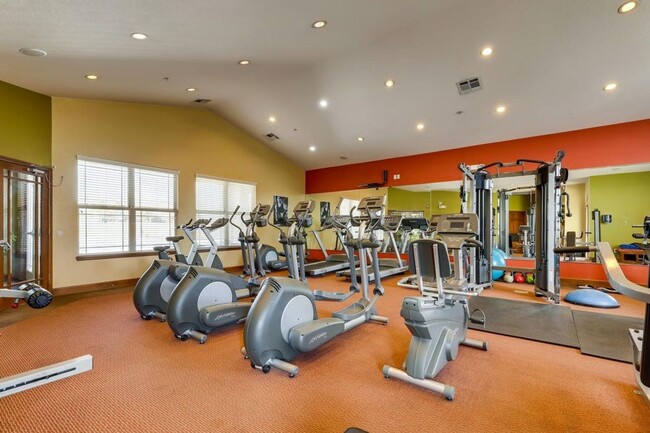 Building Photo - Stunning Modern 2 bedroom Townhome!!!