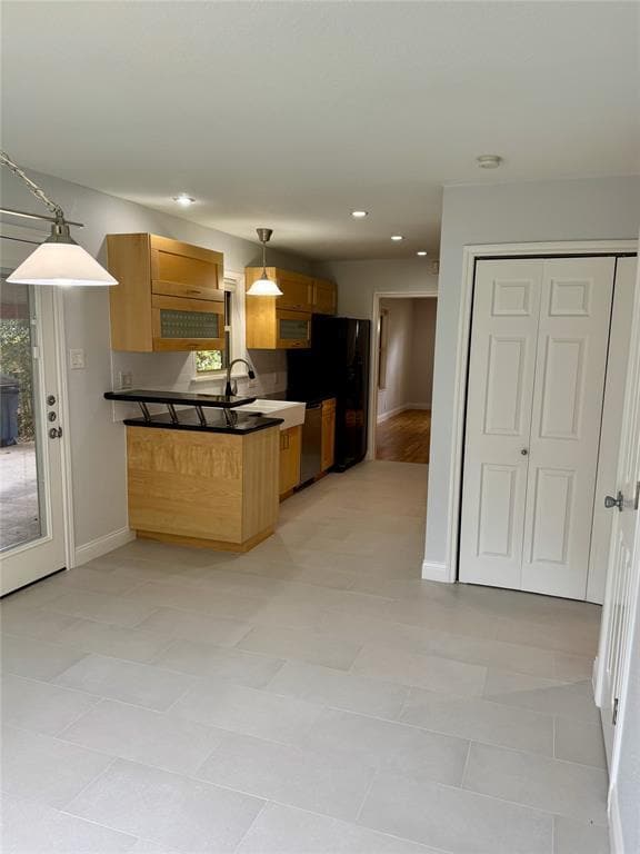 Building Photo - 1009 Alegria Rd