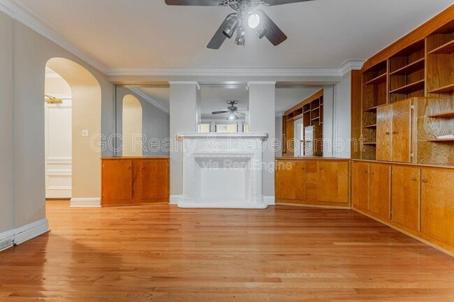 Building Photo - 1765 E 55th St