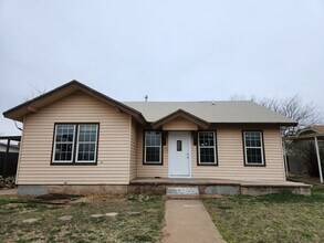 Building Photo - 1404 Nolan St