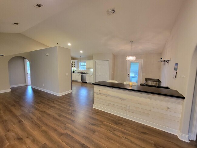 Building Photo - 2120 Casa De Oro St