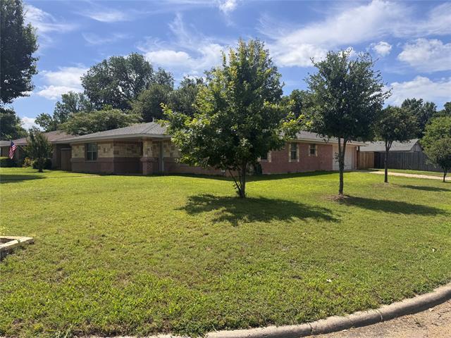 Building Photo - 514 E Lynn Dr