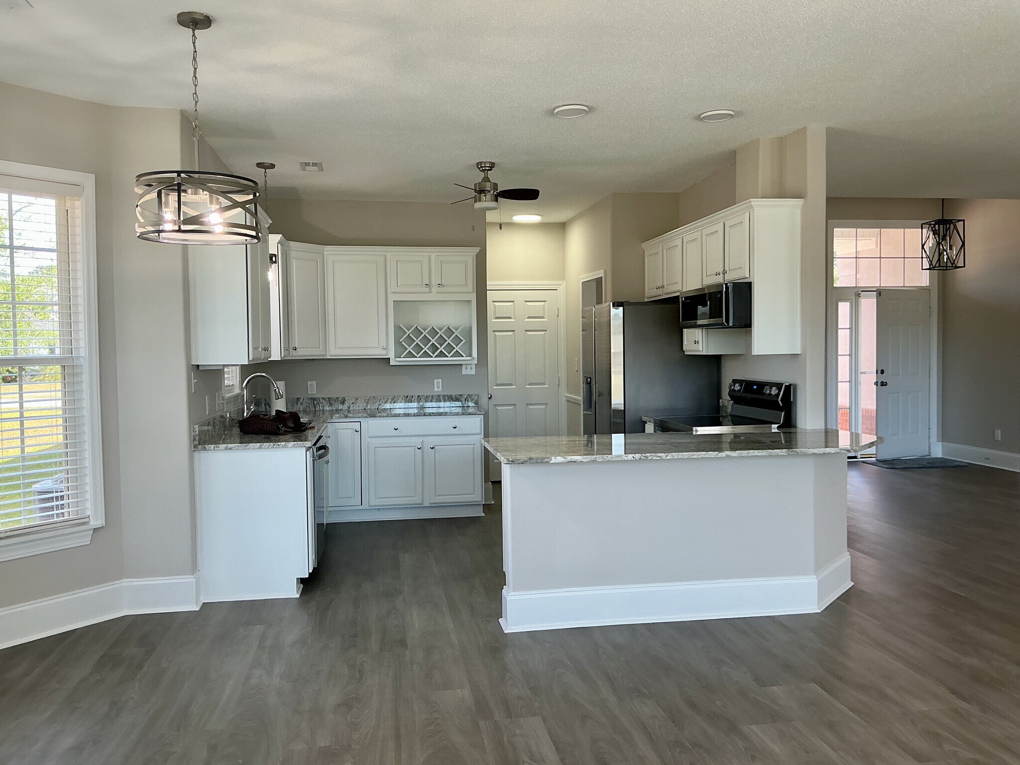 Kitchen - 546 Stonemason Dr