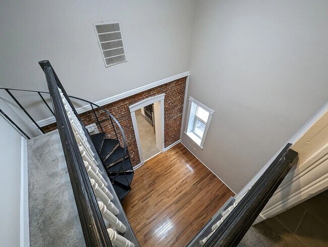 Building Photo - 2220 S 9th St