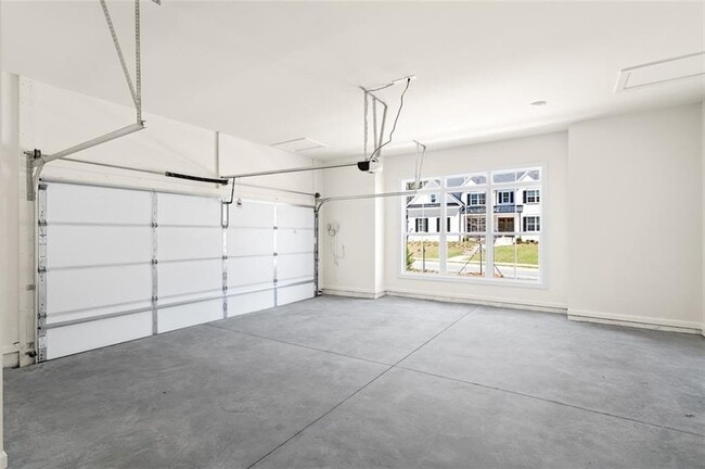 Building Photo - 2485 Stewart Rd