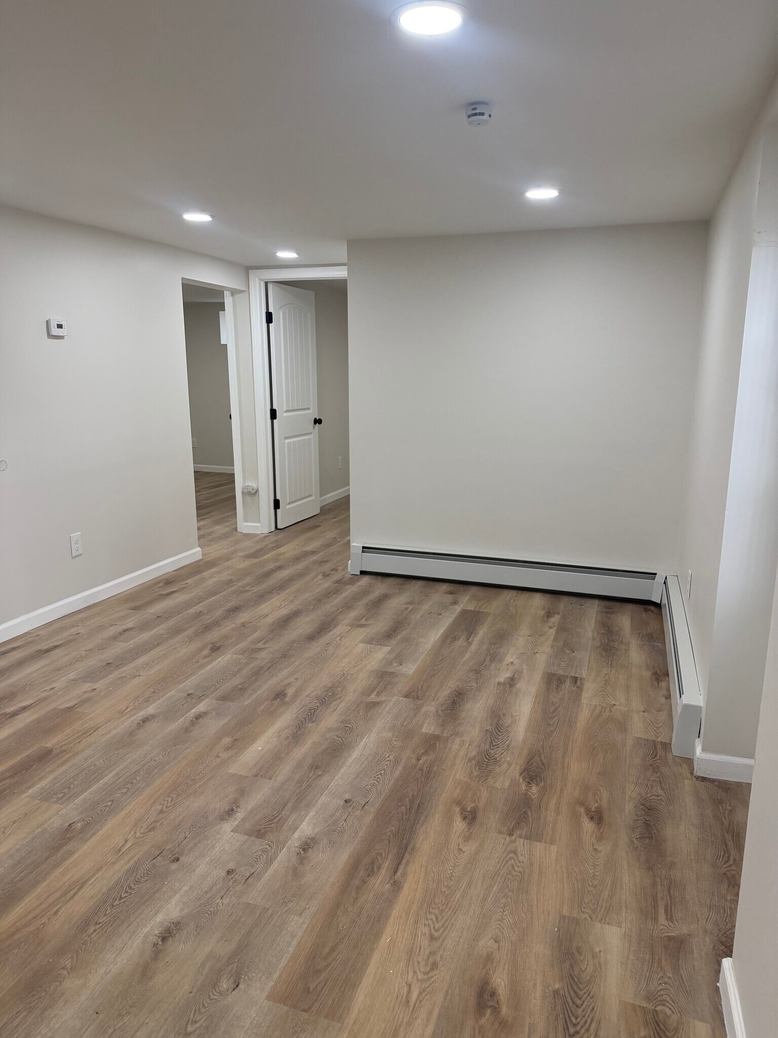 Building Photo - 258 Claywood Dr