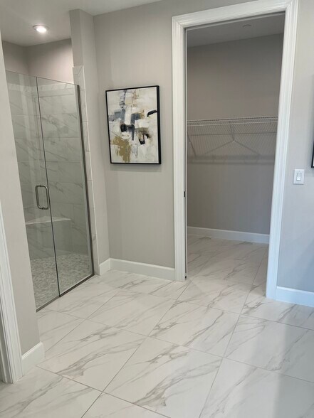 Building Photo - 15257 Zeno Way