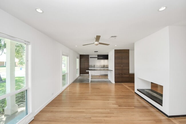 Building Photo - 7610 Highmeadow Dr