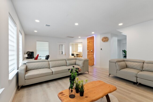Building Photo - 5902 Rye Creek Dr