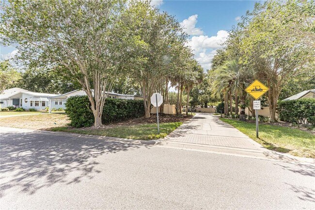 Building Photo - 1159 Paradise Dr