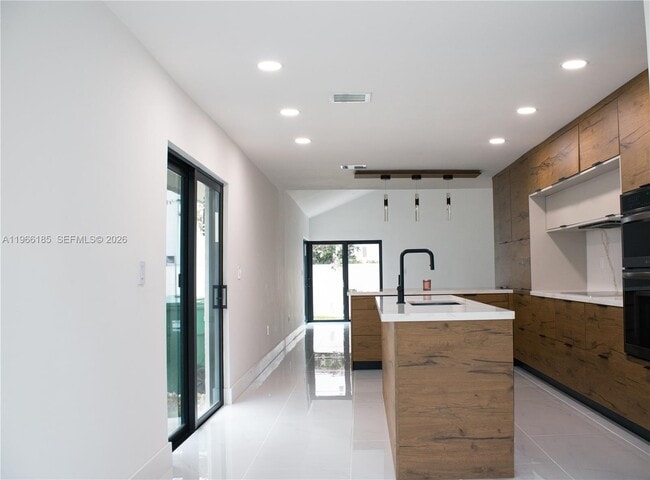 Building Photo - 10433 SW 118th Ct