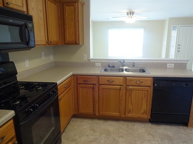 Building Photo - 2844 Deerfern Ln