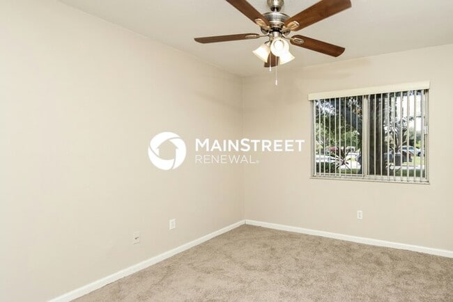 Building Photo - 3 Bedroom Pet-Friendly Home in Vero Beach, FL with Main Street Renewal