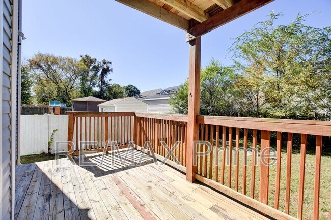 Building Photo - 2513 Masi St