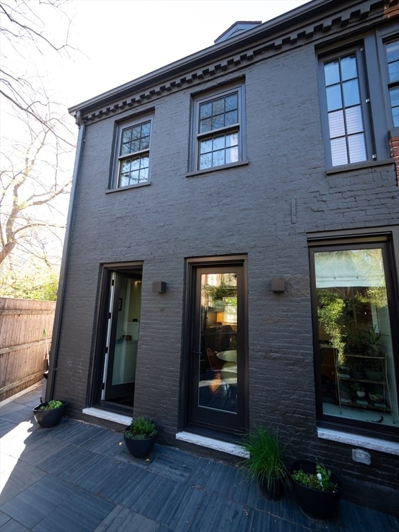 Building Photo - 214 Third St