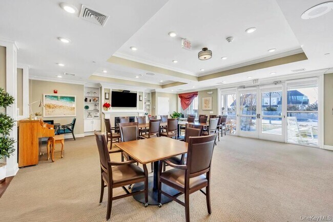 Building Photo - 3 Meadows Ln