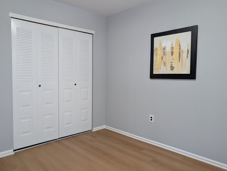 Building Photo - 23 Viburnum Ct