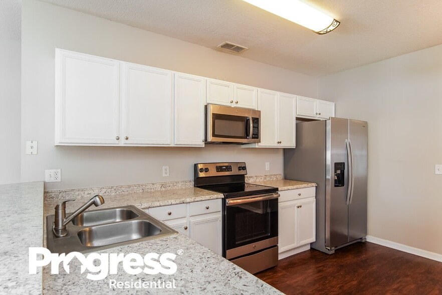 Building Photo - 536 Bromley Ct