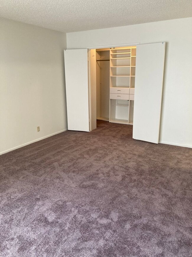 Building Photo - 25606 Spinnaker Dr
