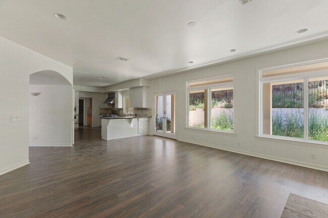 Building Photo - Elegant 5-Bedroom Estate with Pool in Prime Woodland Hills