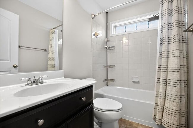 Building Photo - 2640 Homecoming Ln