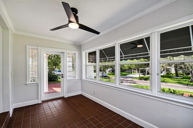 Building Photo - 2918 W Coachman Ave