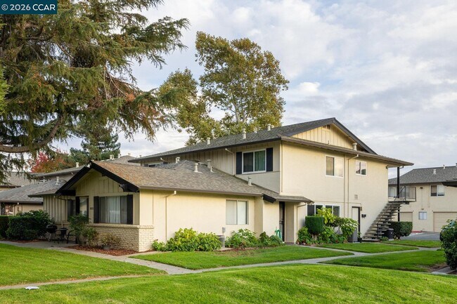 Building Photo - 1033 Mohr Ln