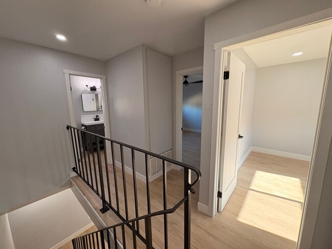 Building Photo - 1708 E Fairfield Ct