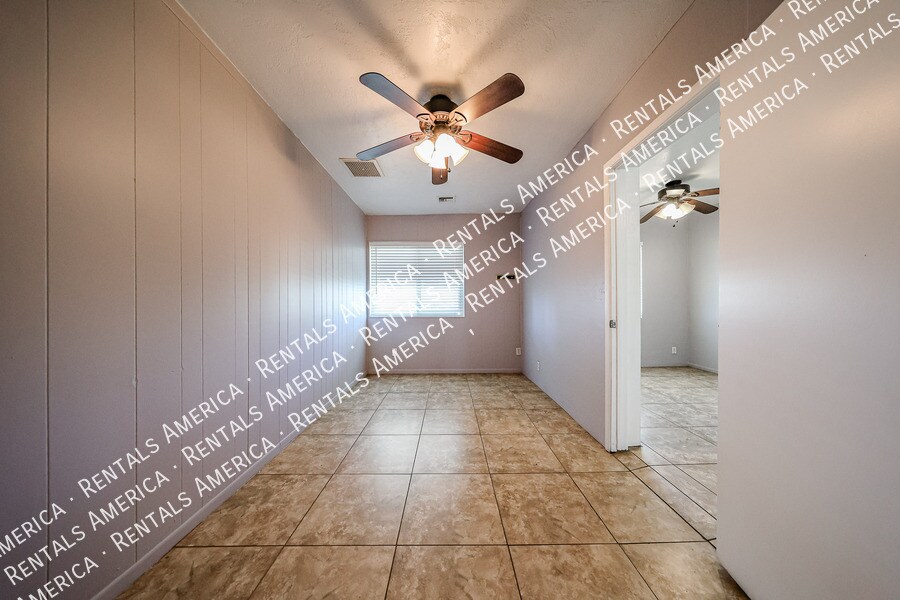 Building Photo - 160 S Hibbert-1