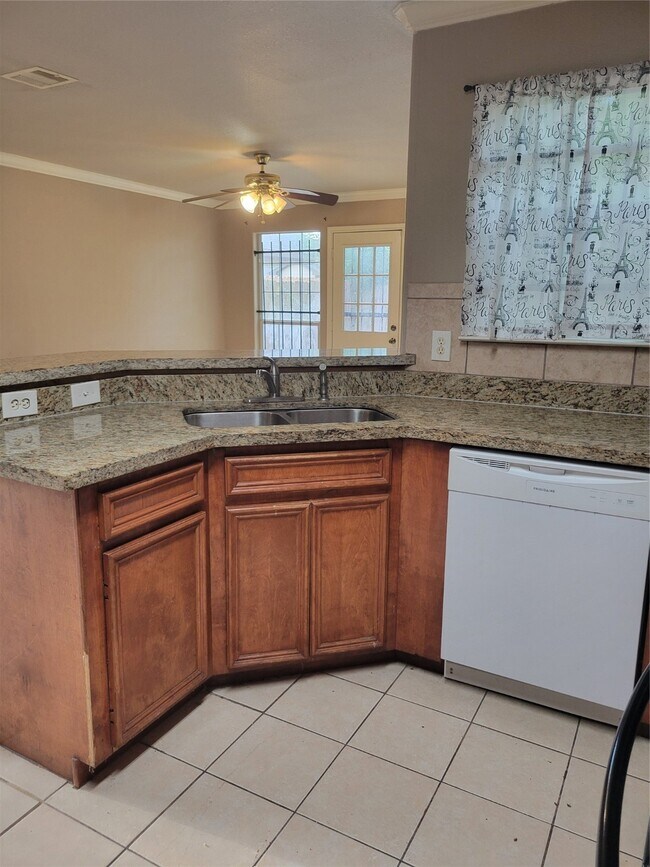 Building Photo - 4611 Knoxville St