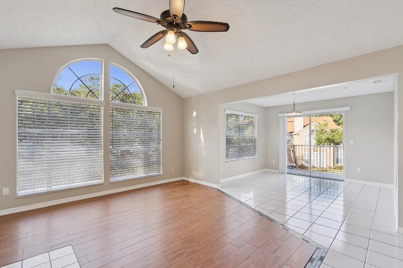 Building Photo - 682 Youngstown Pkwy