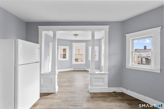 Building Photo - 33 Albert Pl