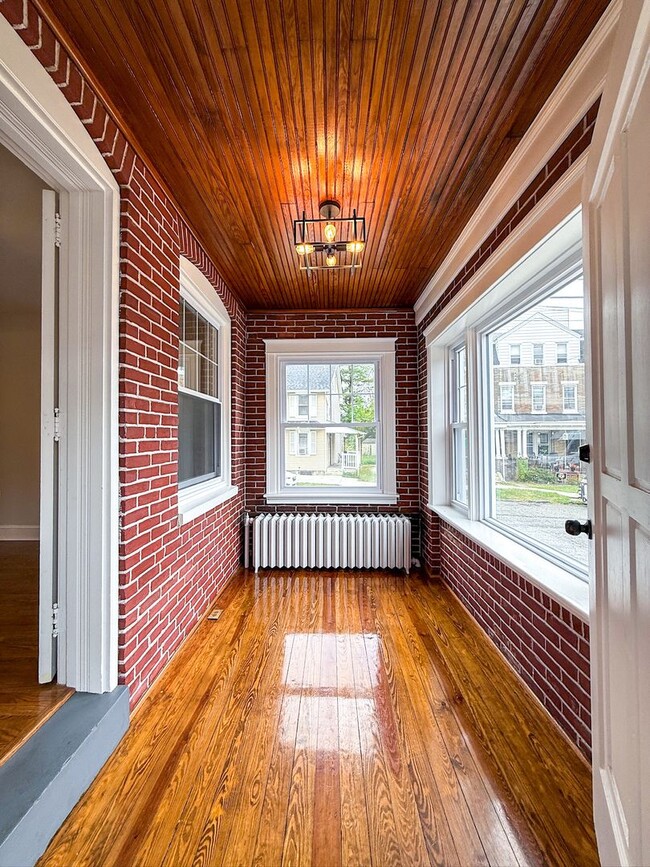 Building Photo - Stunning 3-Bedroom Twin Home in the Heart of Phoenixville! Available NOW!