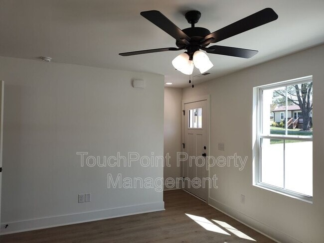 Building Photo - 1413 Arden Ave