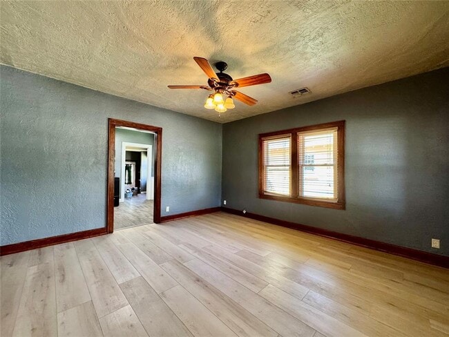 Building Photo - 609 N Caddo St