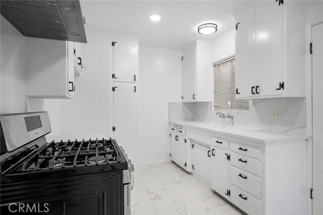 Building Photo - 2025 Broadview Dr