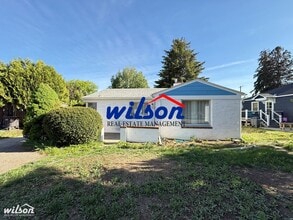 Building Photo - West Yakima 3-Bedroom Home with Spacious Living Areas