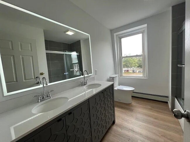 Building Photo - 9 Turner Ave