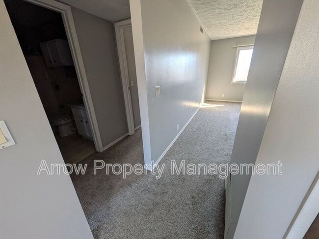 Building Photo - 1725 N Iowa Ave