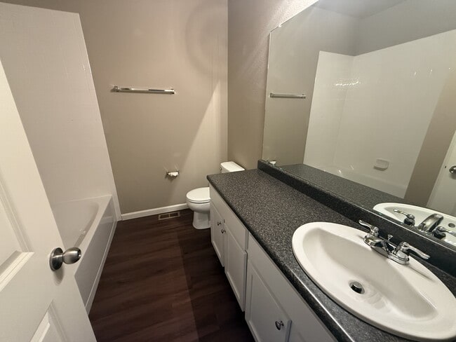 Building Photo - 257 Vela Pl