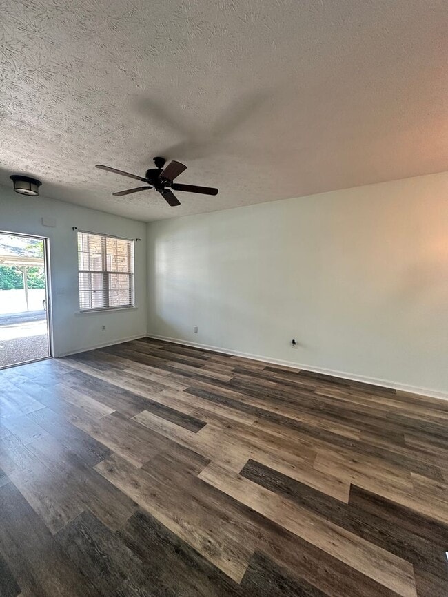 Building Photo - 2BR/2BA Updated Condo in Prospect Glen Vil...