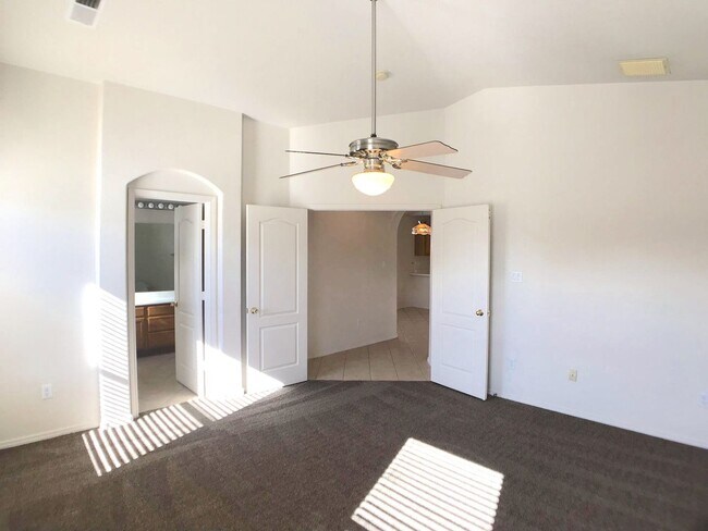 Building Photo - Ventana Ranch Gem! 3 Bedroom 2 Bath. Gate Community! Single Story with Large Backyard.