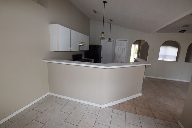 Building Photo - 1060 Dudley Dr