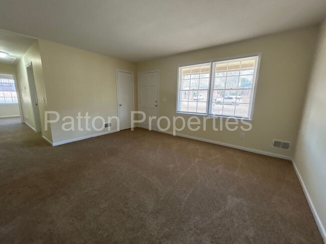 Building Photo - Oak Grove Community