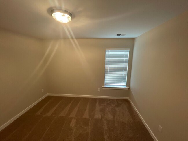 Building Photo - Home for Rent in Oak Grove, AL!! Available to View Now!!!