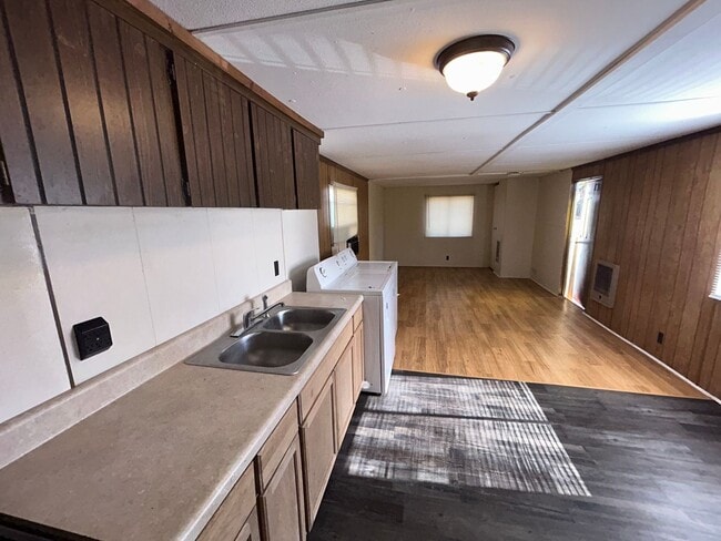 Building Photo - For Rent In Arab