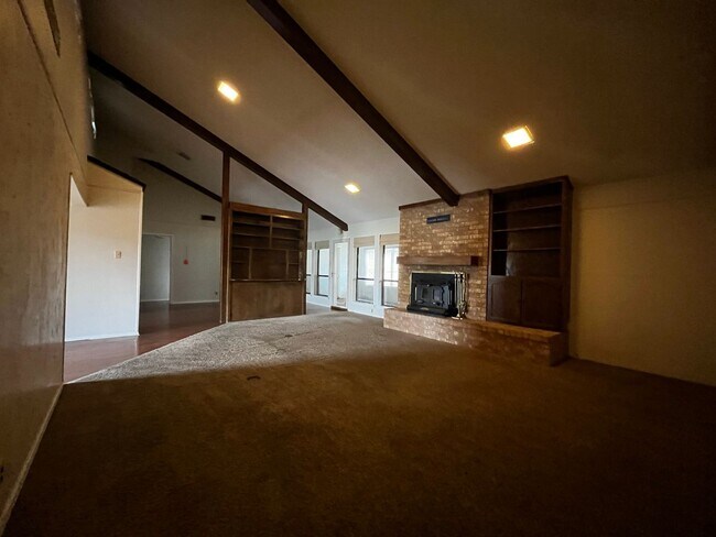Building Photo - 3834 Lake Ridge Dr