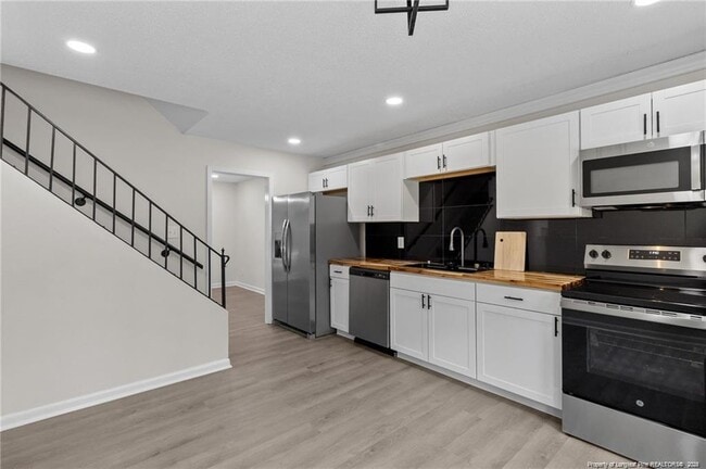 Building Photo - 714 Carnegie Dr